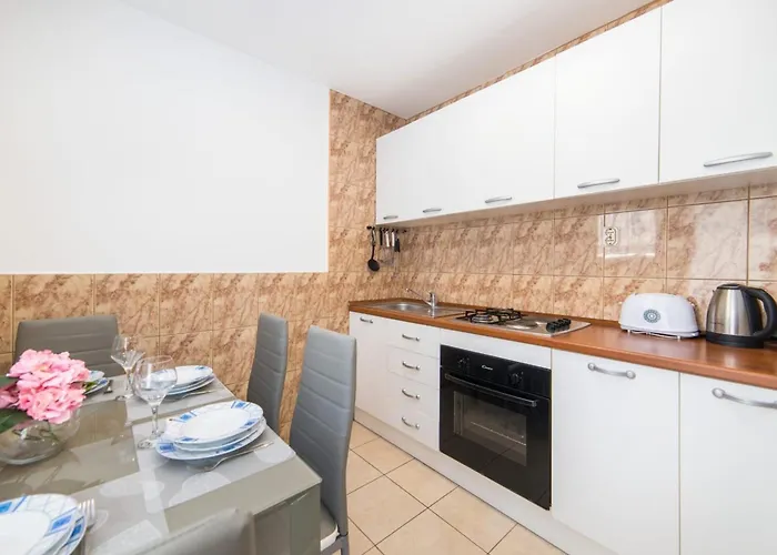 Orange Oasis * Makarska