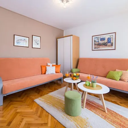 Orange Oasis Makarska