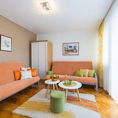 Orange Oasis Lägenhet Makarska